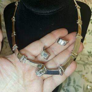 Elegant Silver Collar Necklace and Earring Set